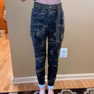 camo pants and belt